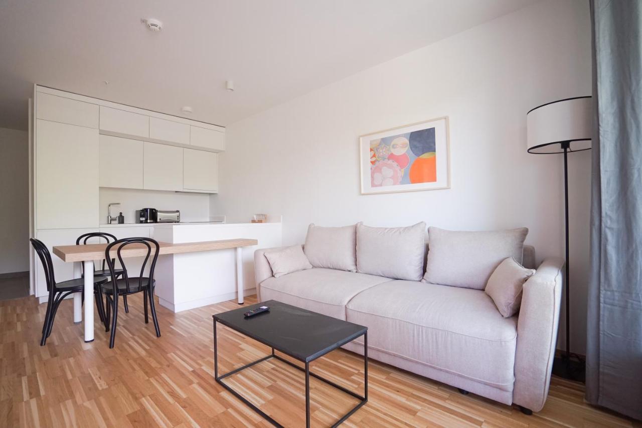 Green Garden Apartment W/.Balcony Near Thermal Spa فيينا المظهر الخارجي الصورة