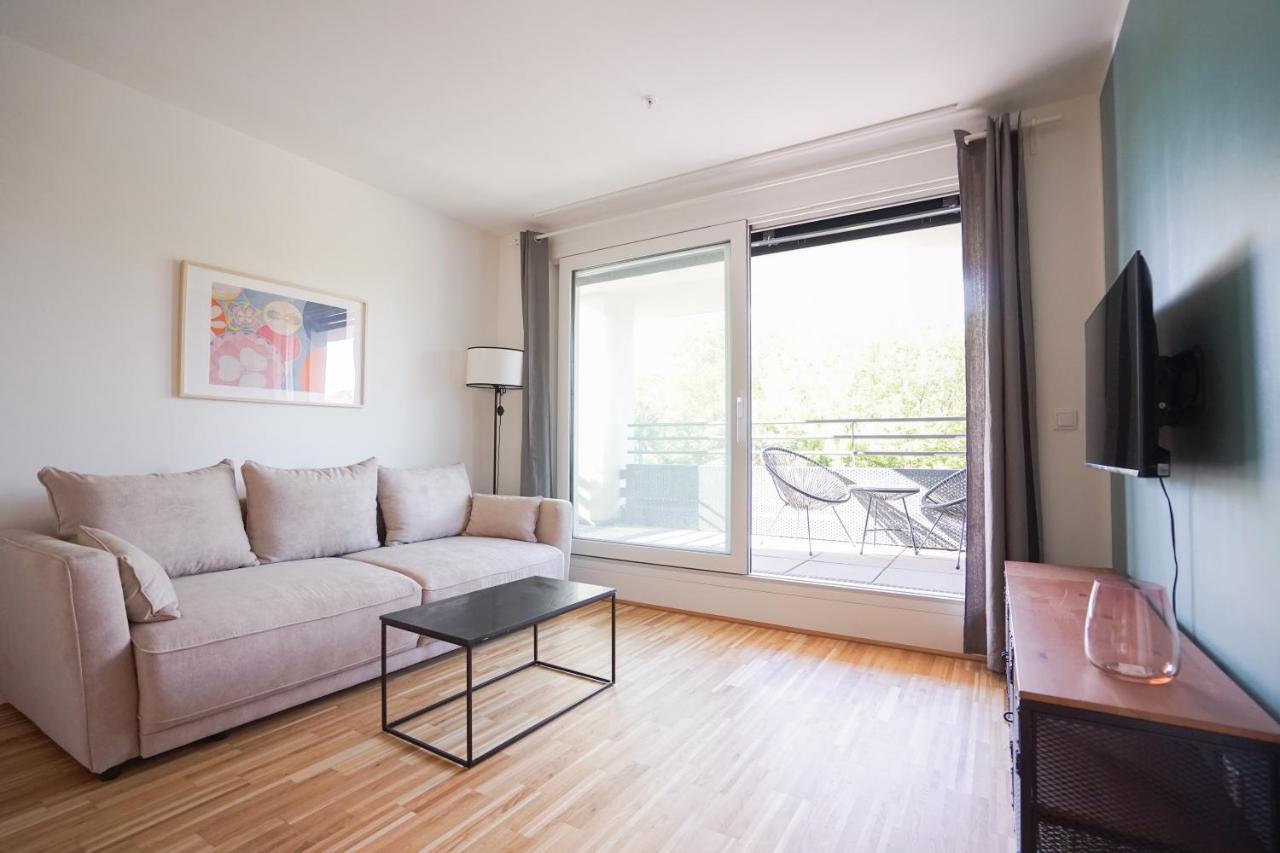 Green Garden Apartment W/.Balcony Near Thermal Spa فيينا المظهر الخارجي الصورة